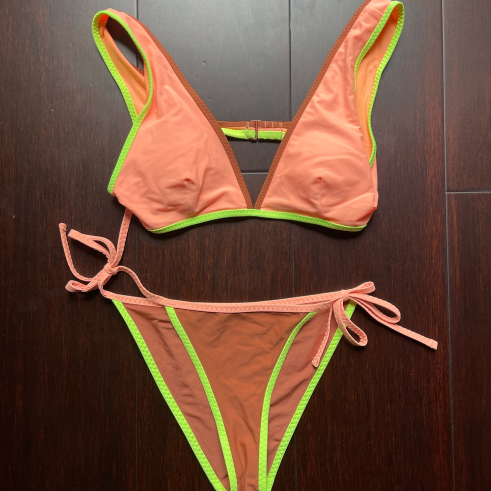 Aerie Swim. Bikini top and bottom. Never worn. Just don’t fit.